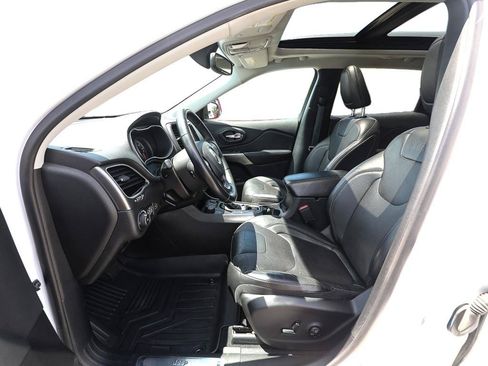 Used 2019 Jeep Cherokee Limited AWD/4WD image 13