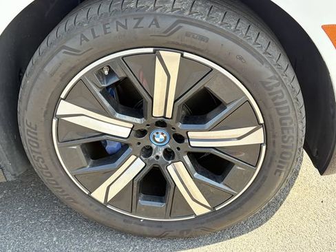 Used 2023 BMW iX xDrive50 w/ Premium Package AWD/4WD image 5
