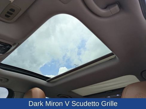 Used 2019 Alfa Romeo Giulia AWD image 15