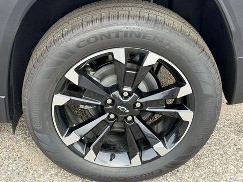 New 2026 Chevrolet Equinox RS w/ LPO, Floor Liner Package image 10