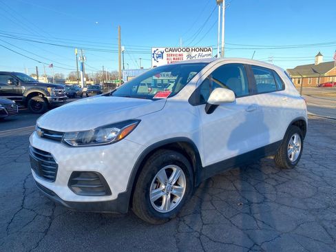 Used 2019 Chevrolet Trax LS image 7