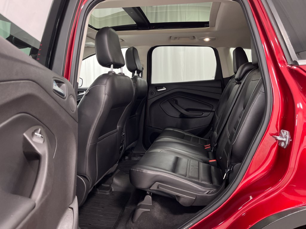Used 2018 Ford Escape Titanium w/ Ford Safe & Smart Package AWD/4WD image 31