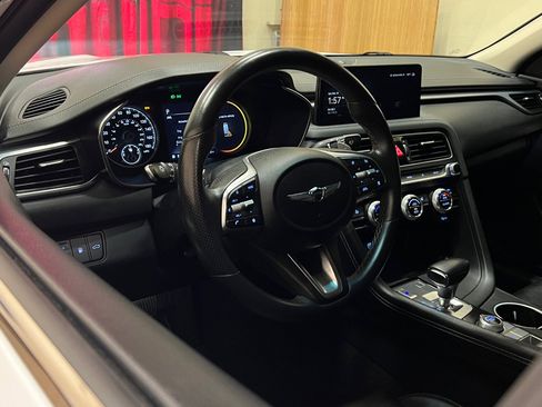 Used 2023 Genesis G70 2.0T image 16