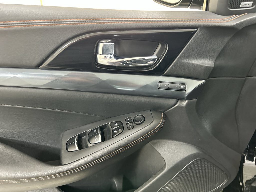 Used 2020 Nissan Maxima SR w/ Sport Mat Group FWD image 11
