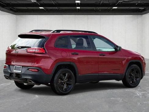 Used 2016 Jeep Cherokee Sport w/ Cold Weather Group AWD/4WD image 5