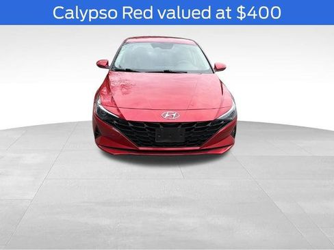 Used 2021 Hyundai Elantra SE w/ Cargo Package FWD image 3