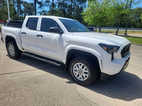 Certified 2024 Toyota Tacoma SR image 9
