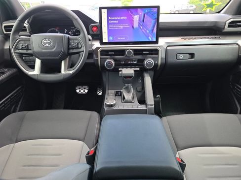 Used 2025 Toyota Tacoma TRD Sport RWD image 5