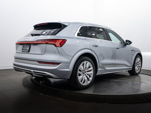 Used 2023 Audi e-tron S Premium Plus image 4