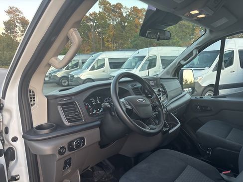 Used 2024 Ford Transit 250 Low Roof w/ Exterior Upgrade Package image 39