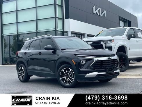 Used 2024 Chevrolet TrailBlazer LT w/ LT Cold Weather Package FWD image 1