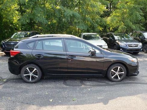 Used 2022 Subaru Impreza 2.0i Premium AWD/4WD image 2