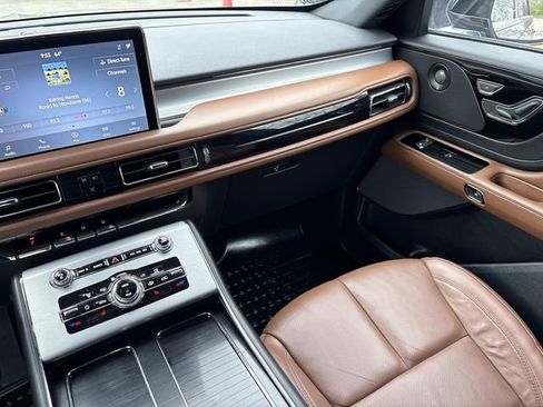 Certified 2023 Lincoln Aviator Reserve AWD/4WD image 15