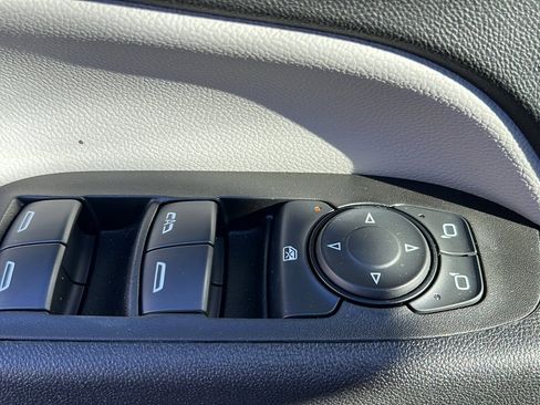 Used 2022 Chevrolet Equinox LT image 13