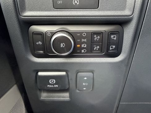 New 2025 Ford F150 Lariat w/ Equipment Group 501A Mid image 13