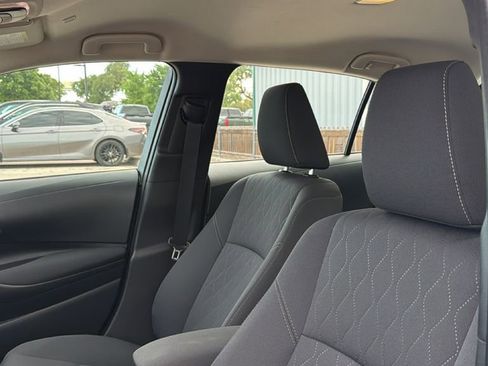 Used 2025 Toyota Corolla LE image 13