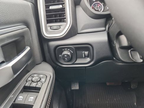 New 2026 RAM 2500 Big Horn AWD/4WD image 18