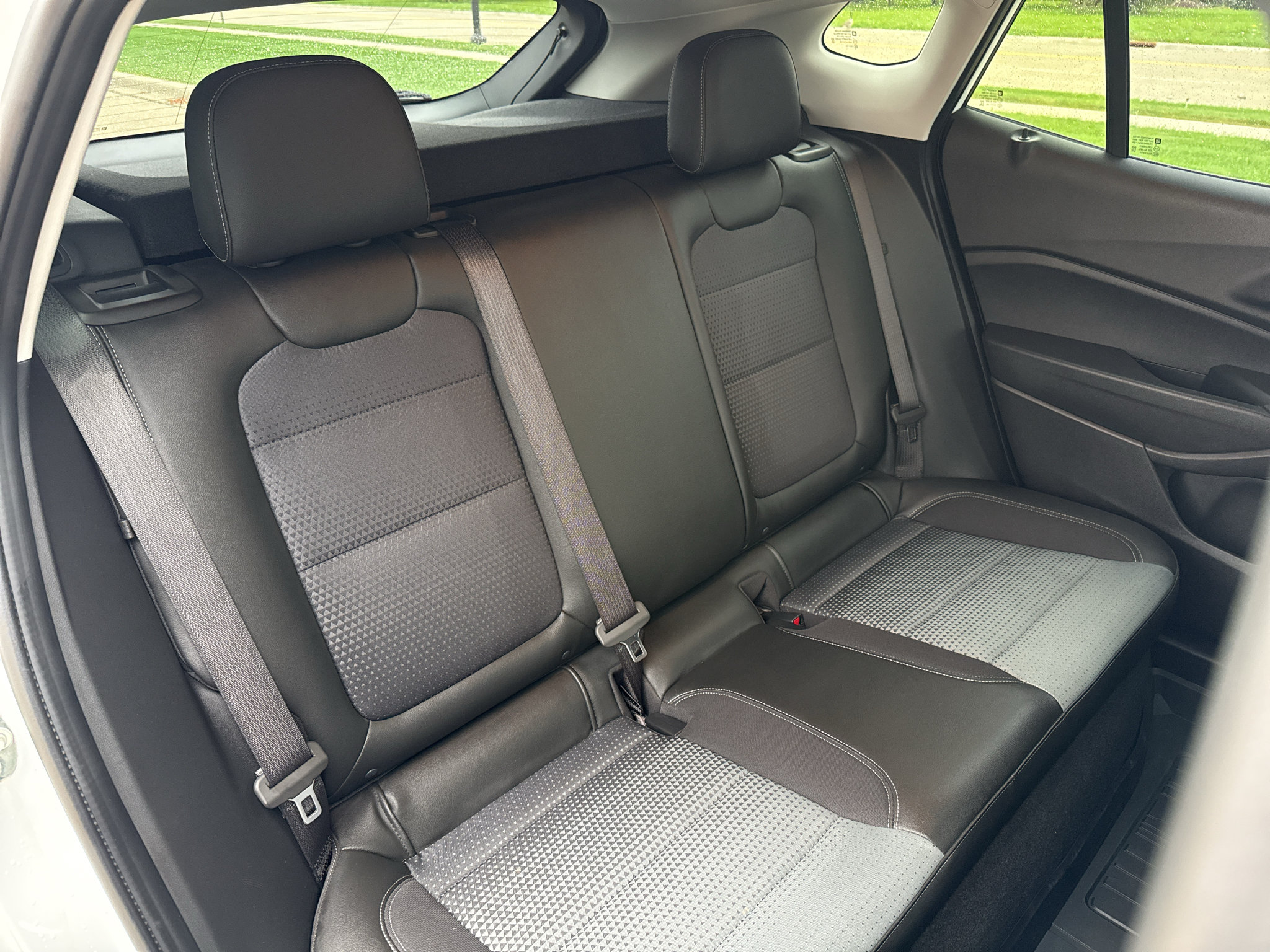 New 2026 Chevrolet Trax LT w/ LPO, Blackout Package FWD image 33