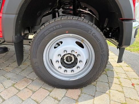 New 2026 Ford F550 4x4 Regular Cab Super Duty image 11