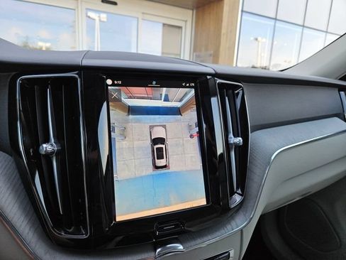 Certified 2025 Volvo XC60 T8 Plus w/ Protection Package Premier AWD/4WD image 25