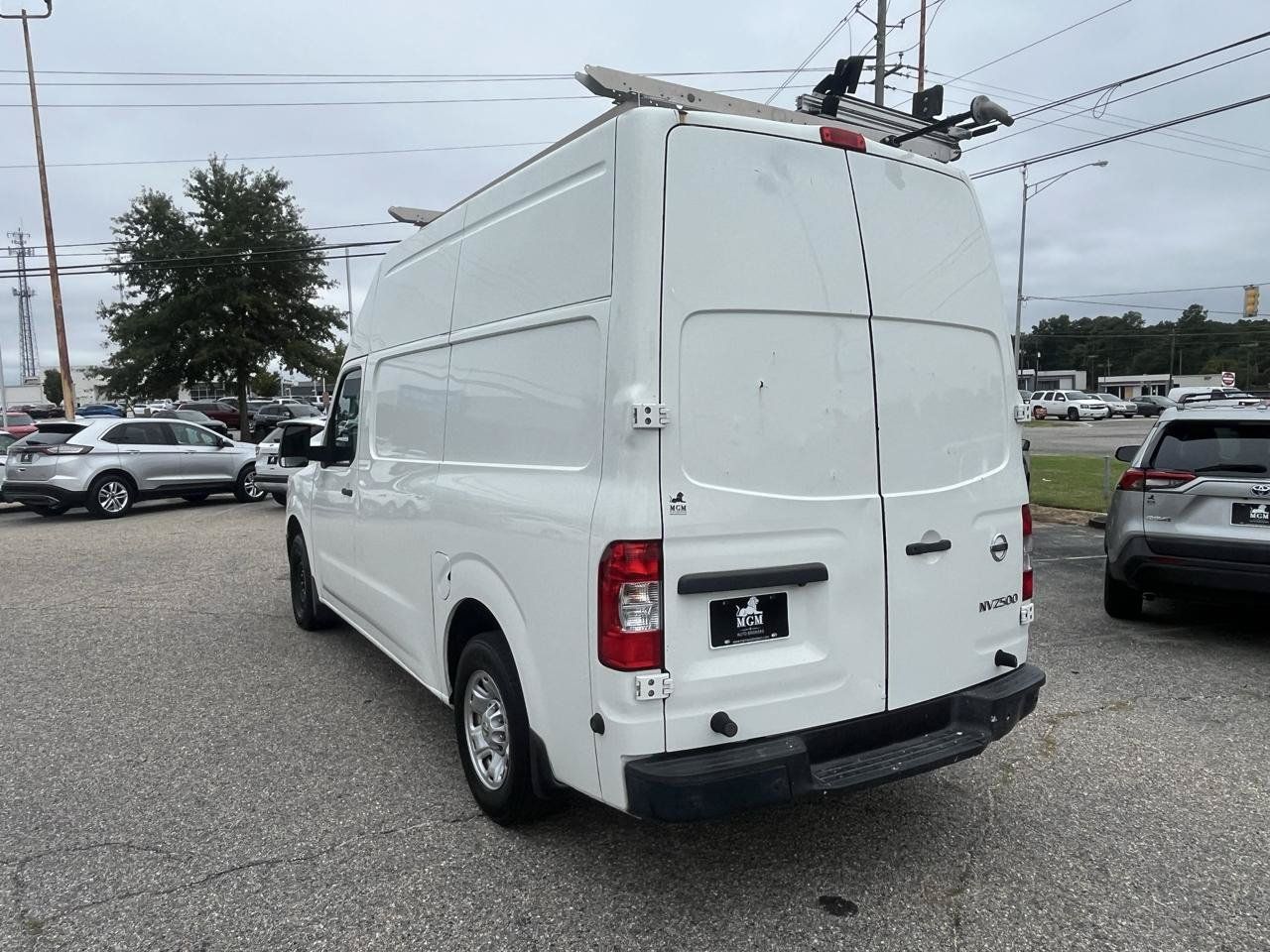 Used 2018 Nissan NV 2500 SV RWD image 16