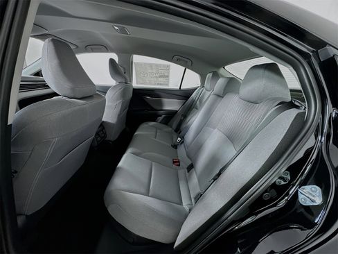 Used 2025 Toyota Camry LE w/ Convenience Package image 11