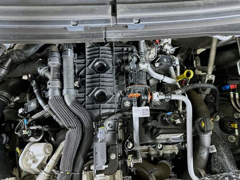 Used 2024 Ford Expedition XLT image 35