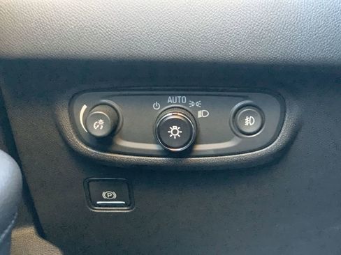 Used 2023 GMC Terrain SLT image 15