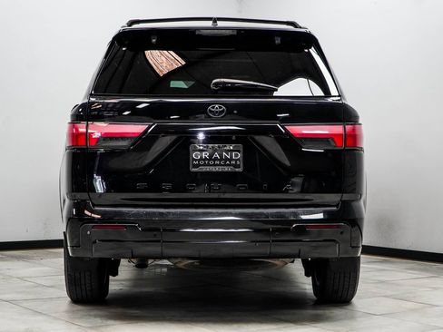 Used 2024 Toyota Sequoia Platinum image 7