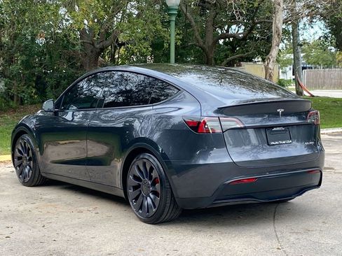 Used 2024 Tesla Model Y Performance image 5