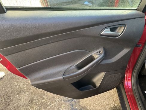 Used 2014 Ford Focus SE image 11