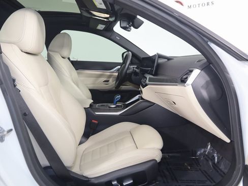 Used 2022 BMW i4 eDrive40 w/ M Sport Package image 13