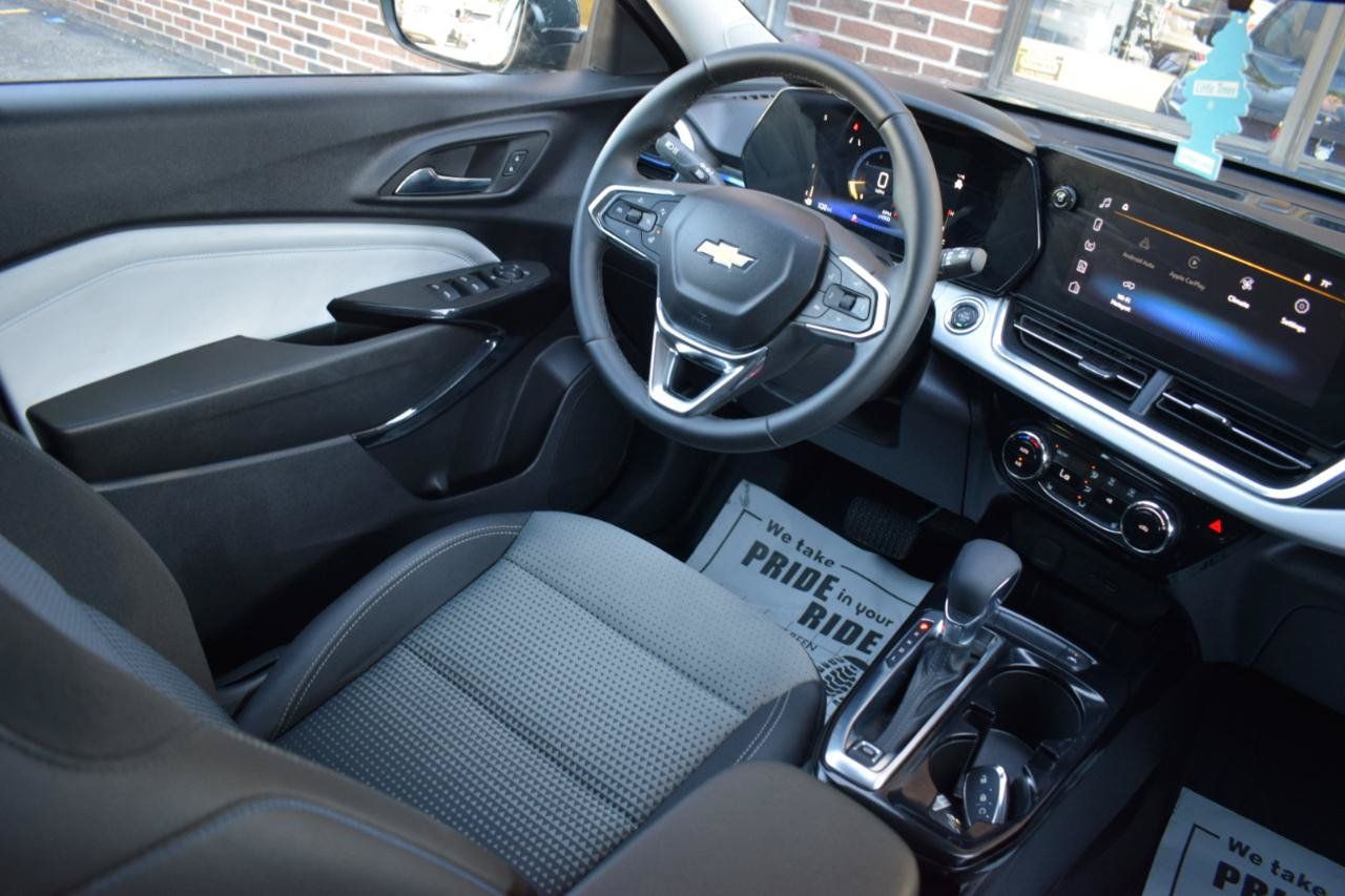 Used 2026 Chevrolet Trax LT w/ LT Convenience Package FWD image 15