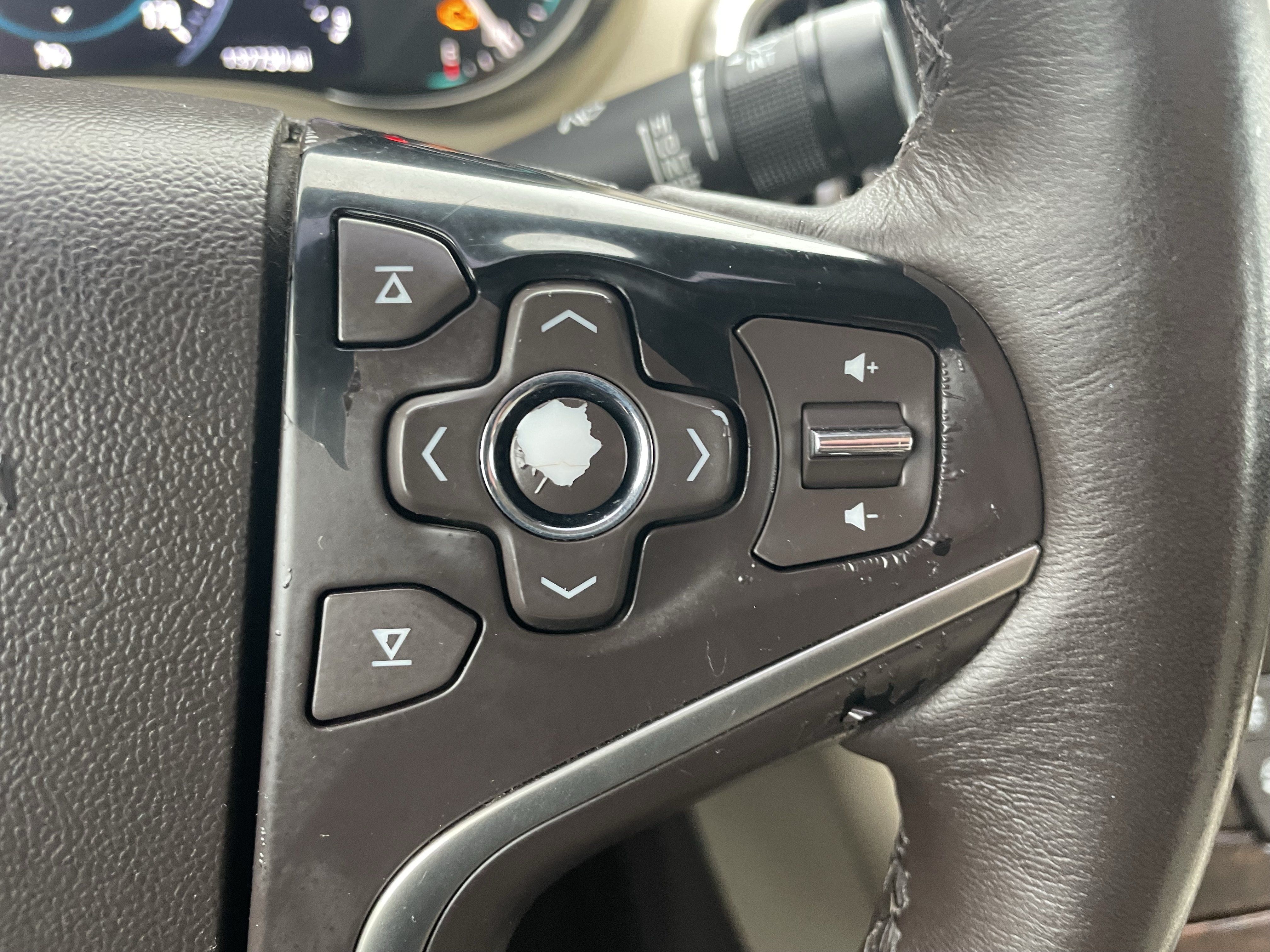 Used 2014 Buick LaCrosse Leather FWD image 19