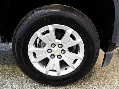 Used 2020 Chevrolet Colorado LT w/ Safety Package RWD image 19