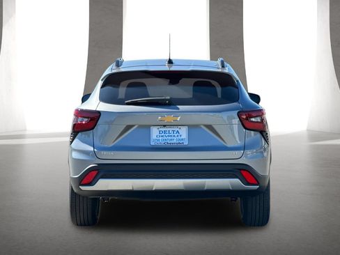 New 2026 Chevrolet Trax LT FWD image 5
