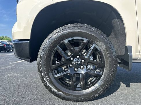 New 2026 Chevrolet Silverado 1500 Custom Trail Boss w/ Dark Appearance Package AWD/4WD image 16