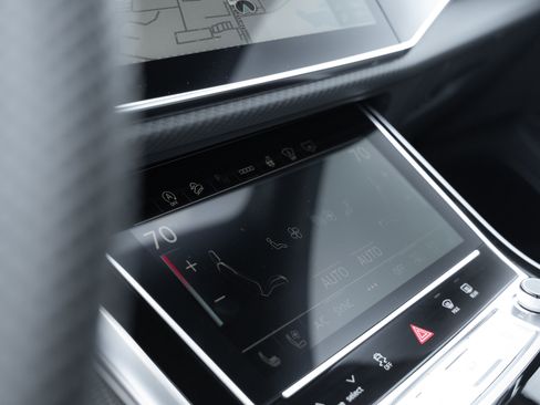 Certified 2026 Audi Q7 3.0T Prestige image 15