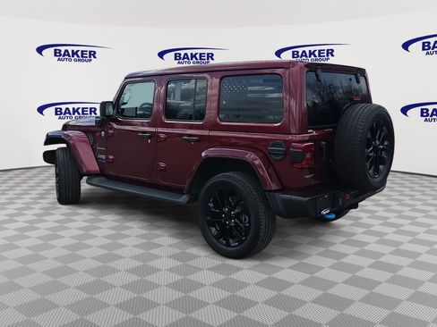 Used 2022 Jeep Wrangler Unlimited Sahara w/ Cold Weather Group AWD/4WD image 5