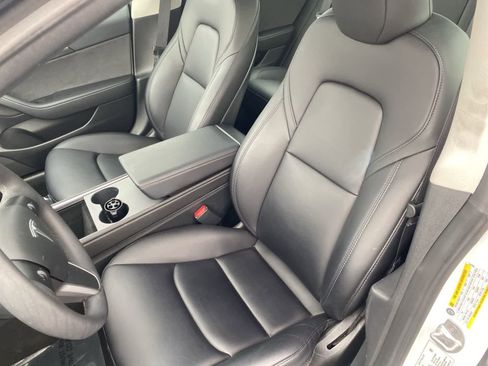 Used 2023 Tesla Model 3 Standard Range image 11