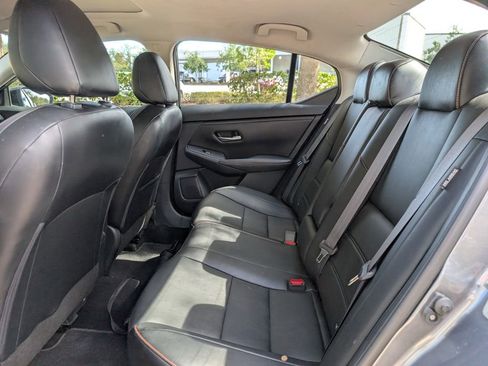 Used 2021 Nissan Sentra SR w/ SR Premium Package image 15