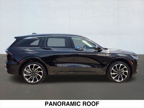 Used 2026 Lincoln Nautilus Black Label AWD/4WD image 4