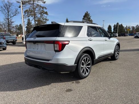 New 2026 Ford Explorer ST-Line AWD/4WD image 3