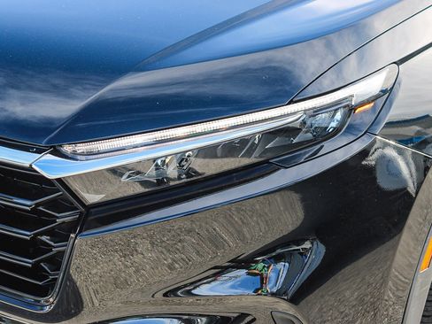 Certified 2024 Honda CR-V EX image 5