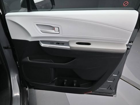 Certified 2026 Toyota Sienna LE FWD image 34
