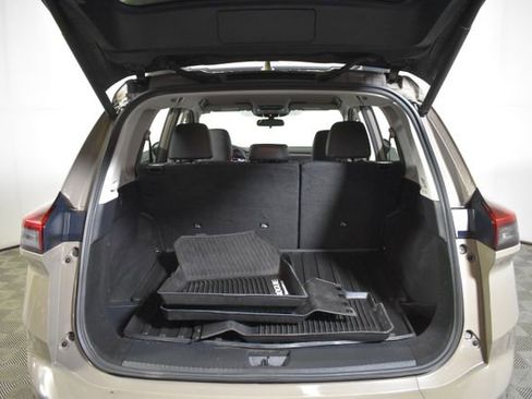 Used 2025 Nissan Rogue SV AWD/4WD image 31