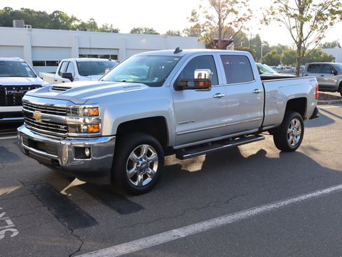 Used 2018 Chevrolet Silverado 2500 LTZ w/ Duramax Plus Package AWD/4WD image 5