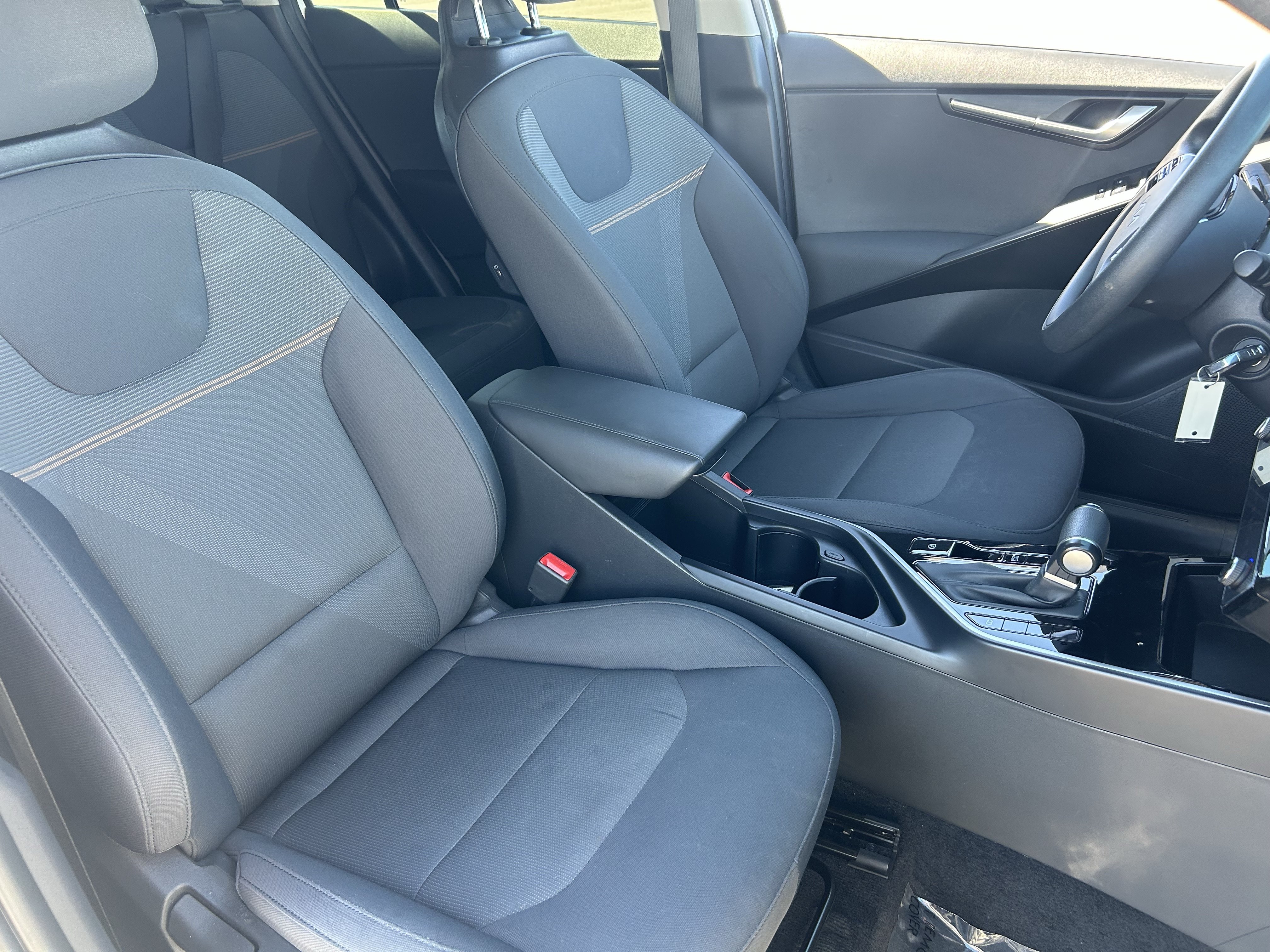 Certified 2025 Kia Niro LX FWD image 11