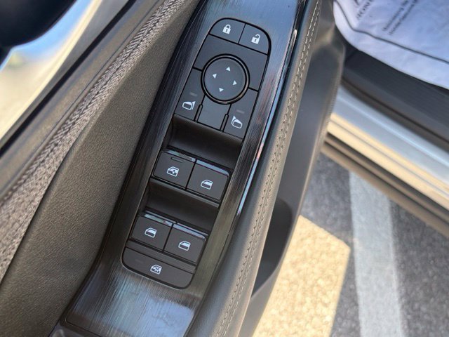 Used 2023 Nissan Rogue SV AWD/4WD image 12