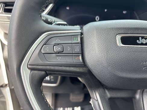 Used 2023 Jeep Grand Cherokee L Laredo image 22